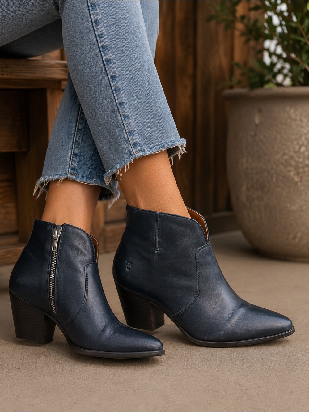Frye Jennifer Black Leather Ankle Boots size 10